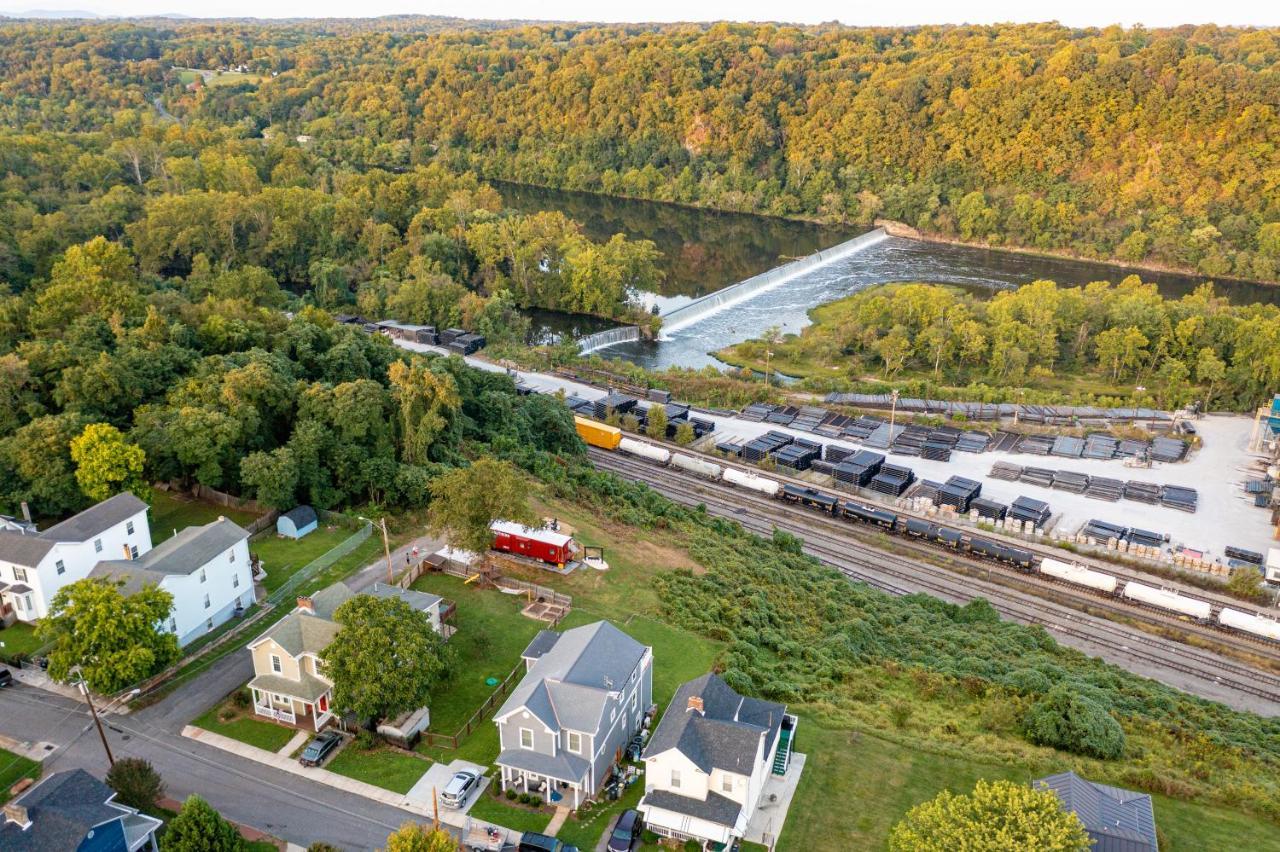 Train Caboose & River Views Near Downtown Линчберг Экстерьер фото
